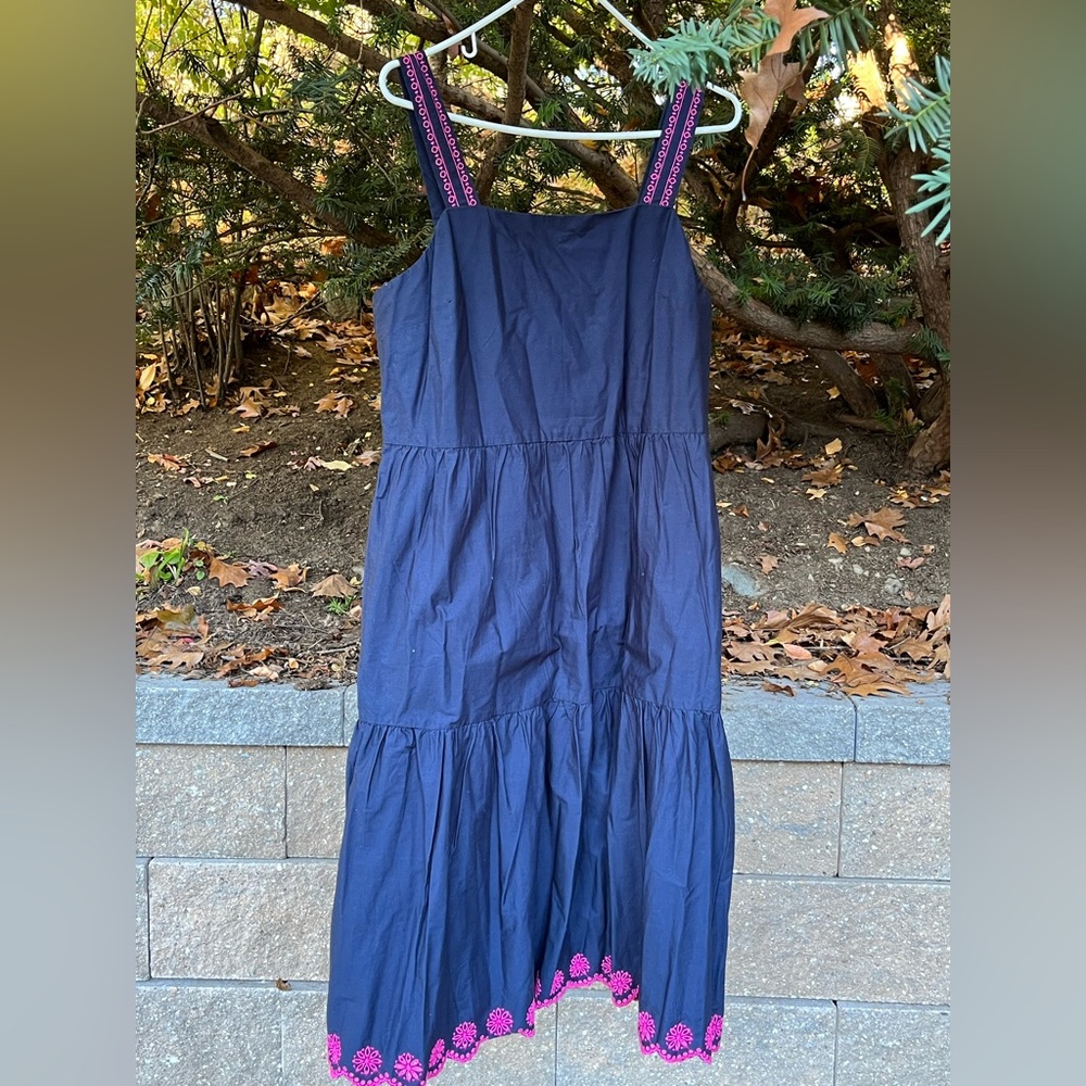 J Crew lined cotton dress made in India.98% cotton 2% elastane. cotton lining